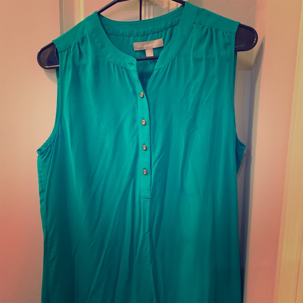 Sleeveless top